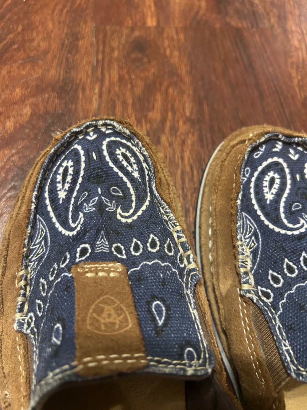 Ariat Brown Suede Slip-On Slippers with Navy Bandana Toe - Picture 4 of 7